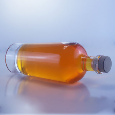 750 ml Glasflasche mit Korkkappe und individueller Kappe