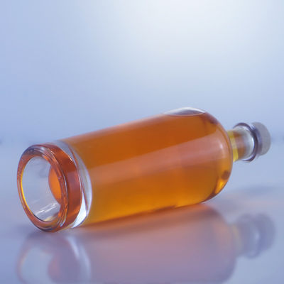 750 ml Glasflasche mit Korkkappe und individueller Kappe