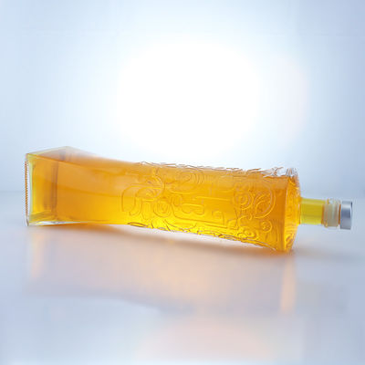 Industrielle Flasche aus Glas mit einzigartiger Form und geprägtem Super-Fliesenmaterial