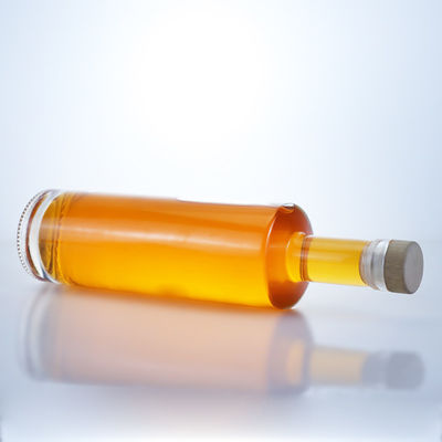 Maßgeschneiderte Glas-Spiritflasche mit schwerer Basis und Korkkappe