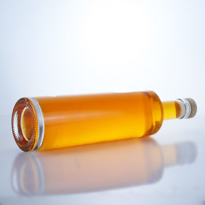 Maßgeschneiderte Glas-Spiritflasche mit schwerer Basis und Korkkappe