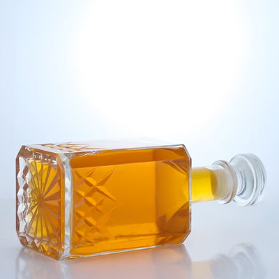 Individuelle Polygon Glasflasche für Wodka Whisky Gin Rum Spirit