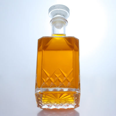 Individuelle Polygon Glasflasche für Wodka Whisky Gin Rum Spirit