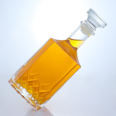 Individuelle Polygon Glasflasche für Wodka Whisky Gin Rum Spirit