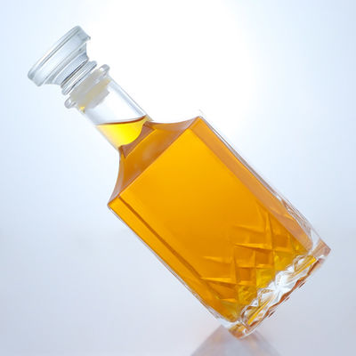 Individuelle Polygon Glasflasche für Wodka Whisky Gin Rum Spirit