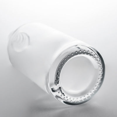 Glasmaterial Anpassungsfähigkeit und Form Rum Wodka Whisky Tequila Ginflasche mit Deckel