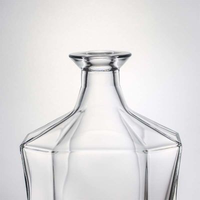 Durchsichtige oder individuell angepasste einzigartige Polygon Glas Flasche für Whisky Gin Rum Wodka 1000ml