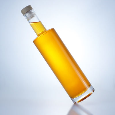 700 ml zylindrische Glasflasche für Brandy Whisky Gin Rum Champagner Clear Flint