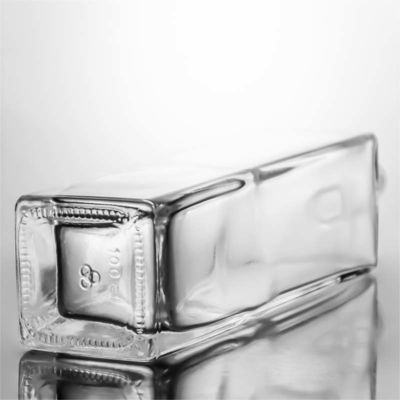 Körpermaterial Glas 1000 ml Quadrat Whiskyflasche mit hohem Flint und Kork