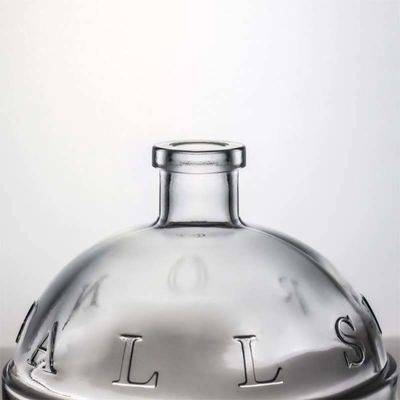 Flint Glas Versiegelung Typ Korken 700ml maßgeschneiderte Form Glas Flasche für Gin Rum Champagner