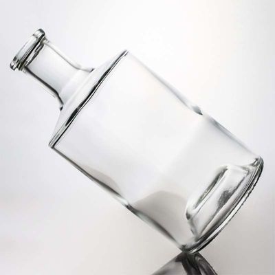 Durchsichtige oder kundenspezifische runde 750 ml 1000 ml Glasflasche mit Holzkork für Whisky