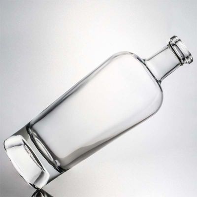 Individuelles Logo 700 ml 1000 ml Klarer Flint Gin Rum Champagner Alkohol Glasflasche mit Kork