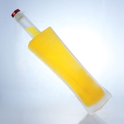 750 ml klare Wodka Whisky Glasflaschen mit Kork für Getränke Lagerung Kragen Material