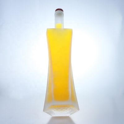 750 ml klare Wodka Whisky Glasflaschen mit Kork für Getränke Lagerung Kragen Material