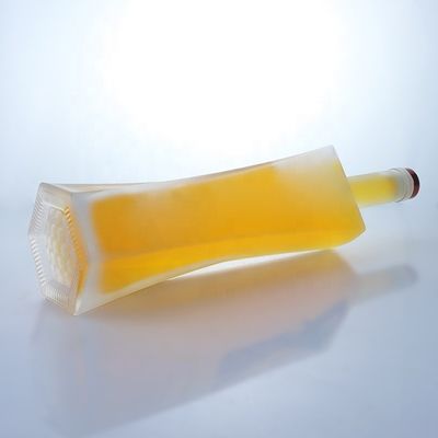 750 ml klare Wodka Whisky Glasflaschen mit Kork für Getränke Lagerung Kragen Material