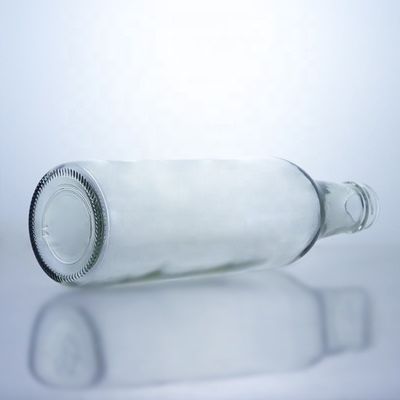 Klarer Whisky-Wodka-Glasflasche Einzigartiges 650ml-Sonderbild mit Schraubendeckung