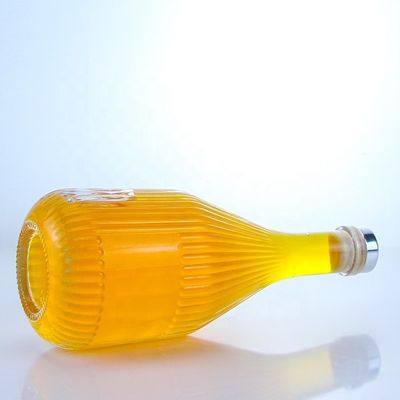 Flint Glass 500ml 750ml 1000ml spezielle Wodka Whisky Flasche mit individuellem Logo