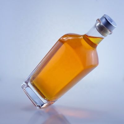 750 ml klare Flasche mit Lack für Liquor für einzigartige Flüssigkeit Whisky Wodka Rum Tequila