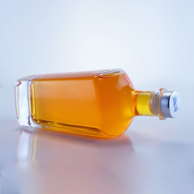 750 ml klare Flasche mit Lack für Liquor für einzigartige Flüssigkeit Whisky Wodka Rum Tequila