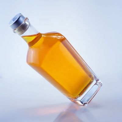 750 ml klare Flasche mit Lack für Liquor für einzigartige Flüssigkeit Whisky Wodka Rum Tequila