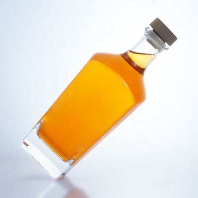 Warmstempeln Oberflächenbehandlung Klar oder angepasste Farbe 750 ml Rum Wodka Likör Glasflasche