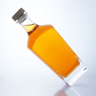 Warmstempeln Oberflächenbehandlung Klar oder angepasste Farbe 750 ml Rum Wodka Likör Glasflasche
