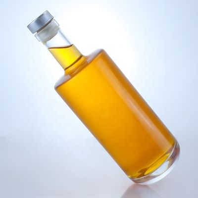 Durchsichtige Glasflasche mit Kork für Whisky, Wodka, Tequila, Gin und Rum 500 ml/700 ml