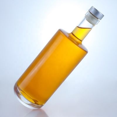 Durchsichtige Glasflasche mit Kork für Whisky, Wodka, Tequila, Gin und Rum 500 ml/700 ml