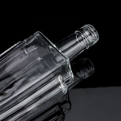 500 ml 700 ml 750 ml Flint Glasflasche für Champagner Gin Rum Transparent und geprägt