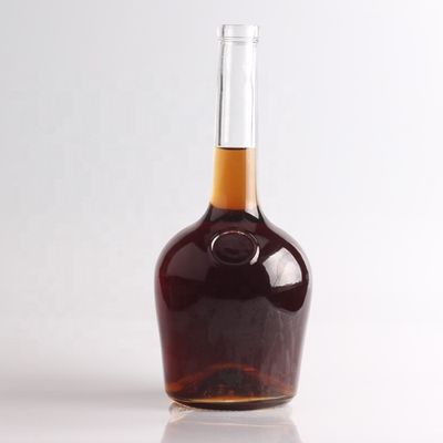 Maßgeschneiderte Flaschen mit langem Hals und dickem Boden aus Flintglas für Wodka Gin Rum Champagner