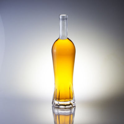 Custom 750 ml Glasflasche Gewicht Basismaterial Glas 500 ml Glas Alkoholflasche für Whisky