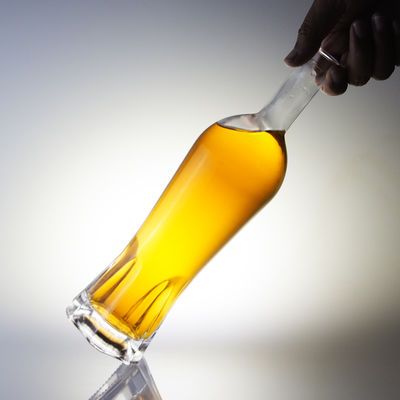 Custom 750 ml Glasflasche Gewicht Basismaterial Glas 500 ml Glas Alkoholflasche für Whisky