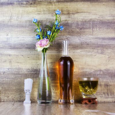 Custom 750 ml Glasflasche Gewicht Basismaterial Glas 500 ml Glas Alkoholflasche für Whisky