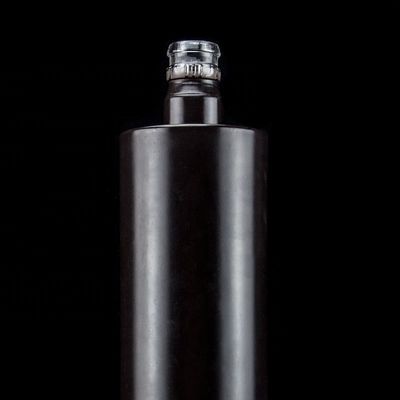 Glas Whisky Wodka Flasche 700ml 750ml Schwarz individuell angepasste Glasflasche Distributor