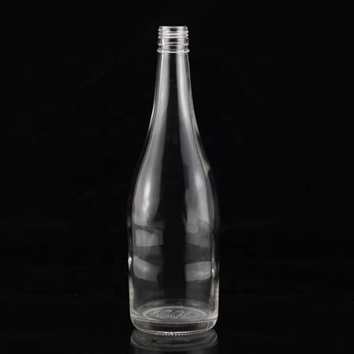 Elegante japanische Sake-Flasche mit Alkohol 500 ml Besonderheitsglas mit Versiegelung