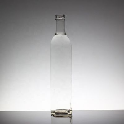Gravieren einer 1-Liter-Glasflasche mit Korkkappe für Alkohol-Whiski-Wodka