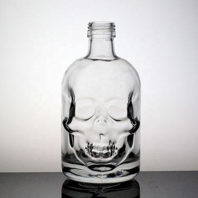 Exquisite Frost Glas Schädel Gesichtsflasche für Liquor Decal Oberflächenbehandlung