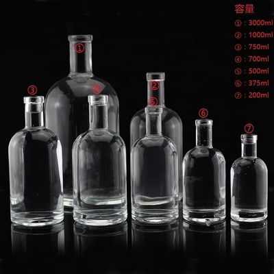 Glas-Basismaterial Wodka Alkohol Glasflasche unterschiedliche Größen für Destillerien