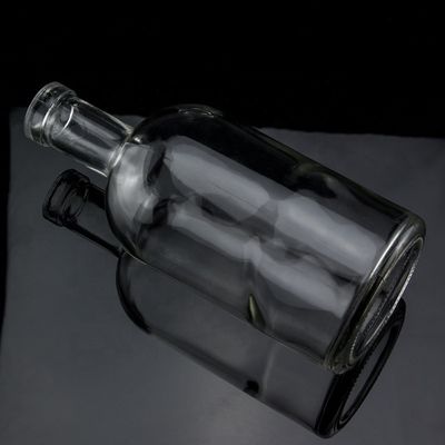 Ausgangsmaterial Glasflasche 500 ml 700 ml 750 ml mit Korkenverschluss und runden Form